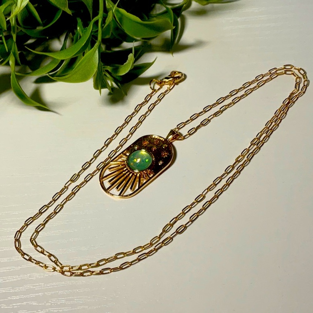 Lovely Fashion Pendant with Delicate Gold Tone Chain - Picture 6 of 6